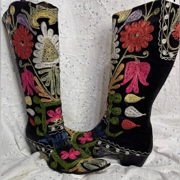 Zeyzani Suzani Embroidered Vibrant Boots Marked Size EU 42 -US 10-10.5) - Picture 1 of 9